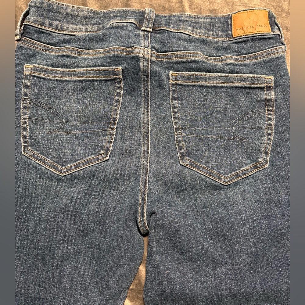 American Eagle Outfitters Women’s Straight-Leg Jeans in Medium Blue Wash